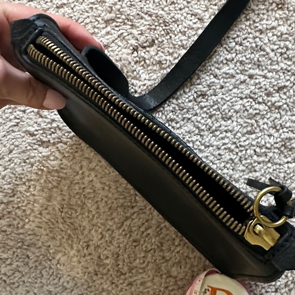 Madewell Leather Belt bag/Crossbody Bag with Adjustable Strap - Picture 5 of 9